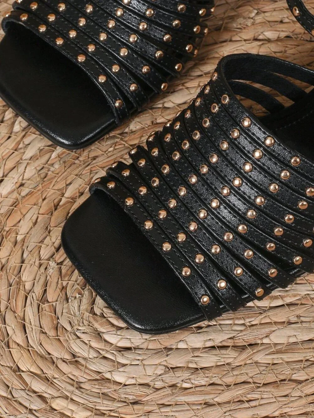 Black Elegant Minimalist Women's Kitten Heel Square Toe Sandals with Rivet